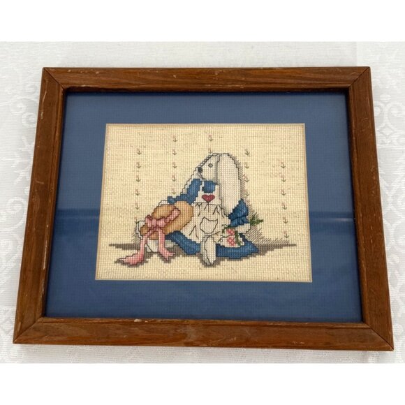 Vintage Cross Stitch Bunny In Wooden Frame with Navy‎ Blue Mat - Picture 1 of 3
